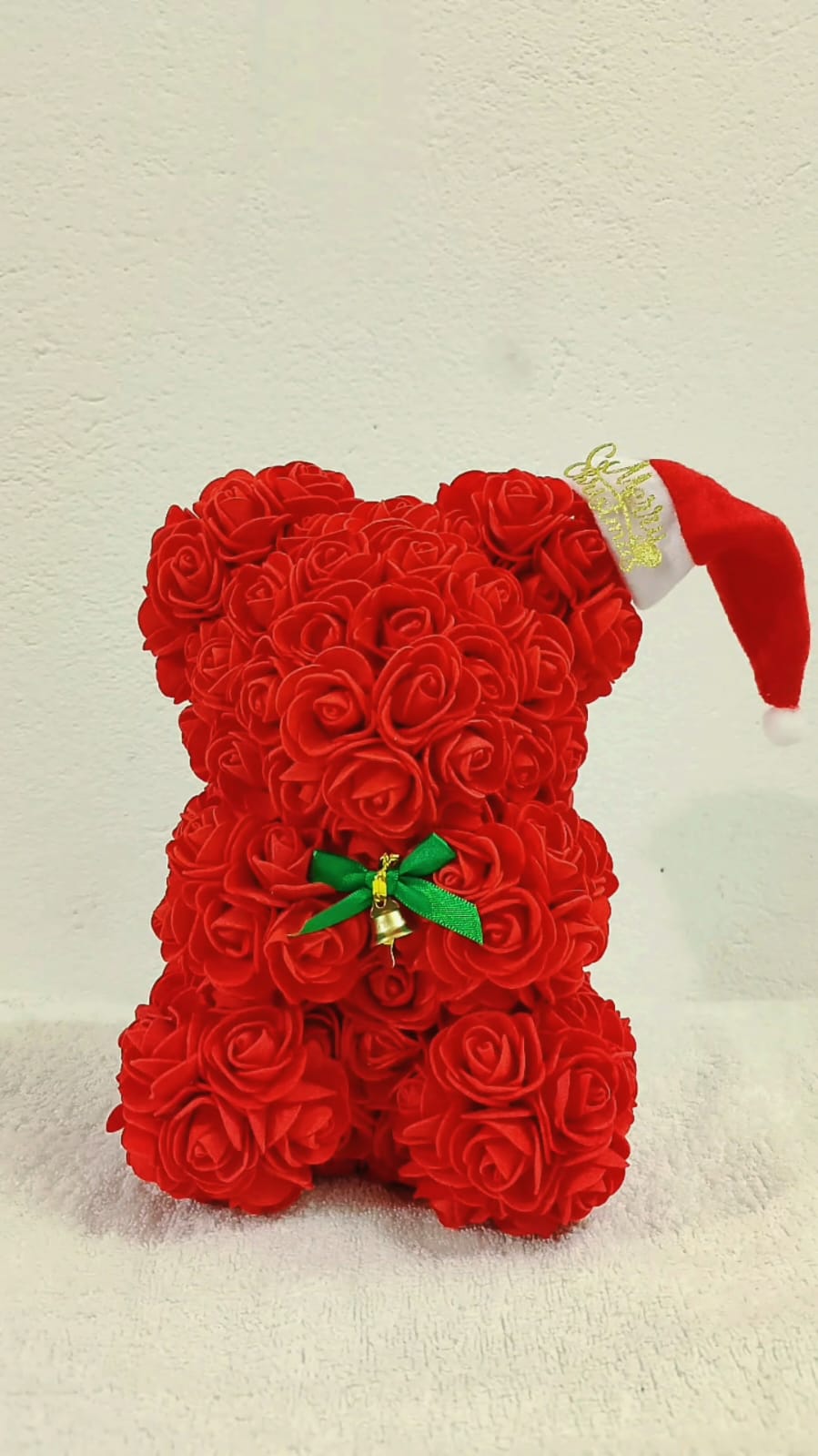 Orsetto di rose natalizio